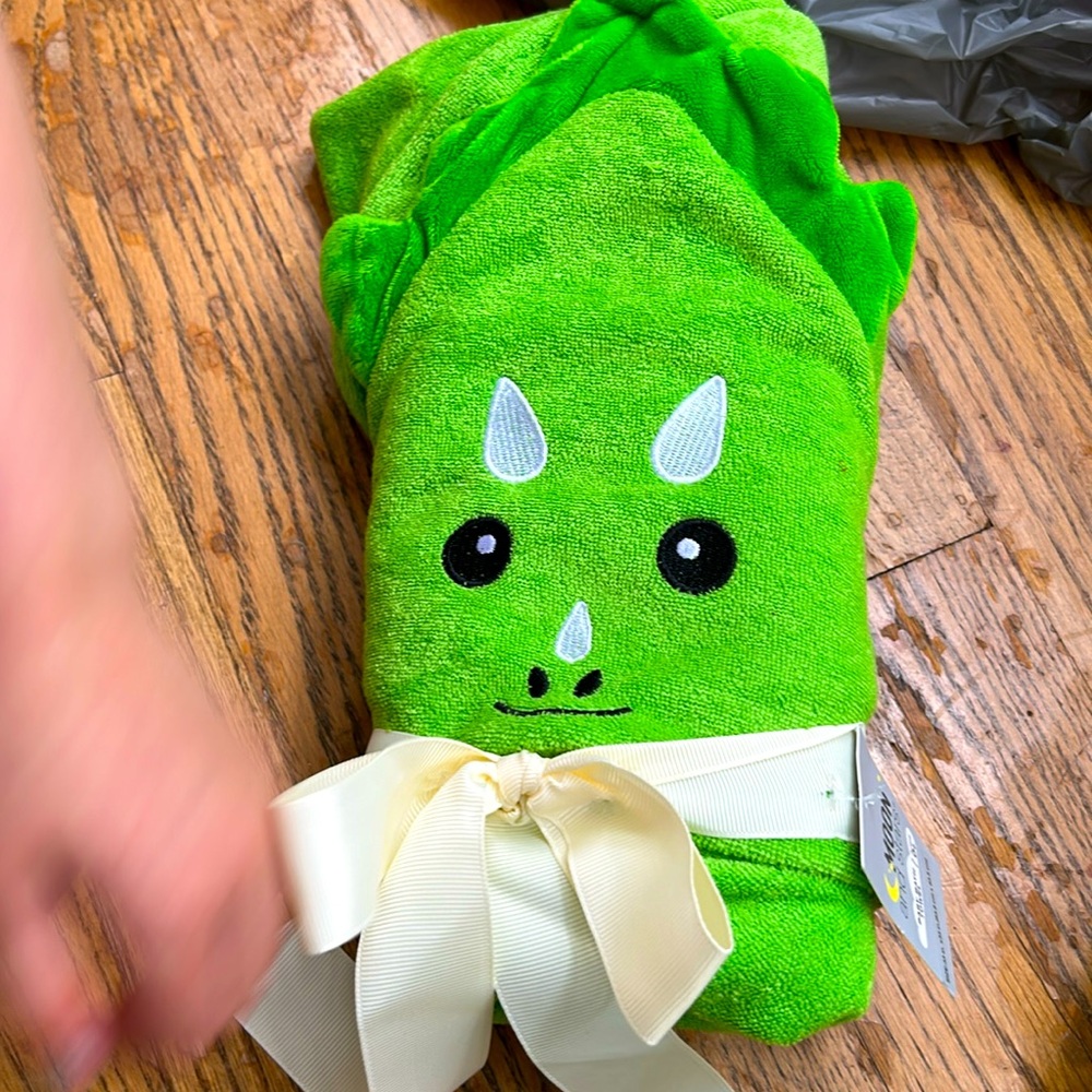 NWT Moon and stars hooded baby Dino dinosaur bath towel gift